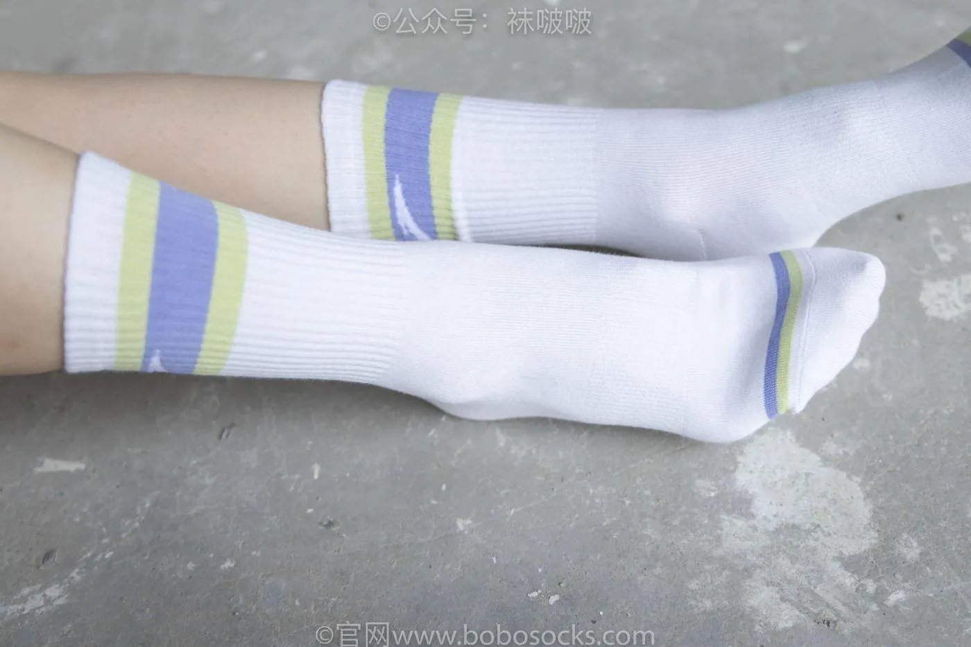 [BoBoSocks袜啵啵]NO.025 熊熊-安踏运动鞋、白色棉袜（踩脏）、裸足 [146P]插图9